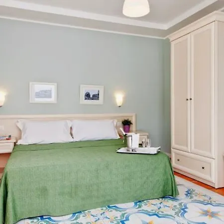 Medea Beach Resort 4*